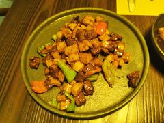 杏鲍菇炒牛肉粒-来龙里 精致 东南亚餐室(万象城店)