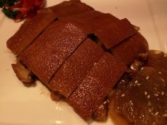 脆皮烧腩肉-丽思卡尔顿酒店-天泰轩中餐厅(大沽北路店)