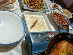 -霄汉牛三鲜湖北砂锅菜(万松园2店)