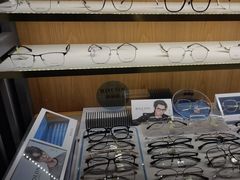 -优医视平价眼镜蔡司依视路折扣工厂店(德胜门店)