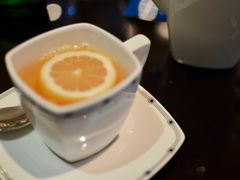 -百灵希尔顿逸林酒店大堂吧