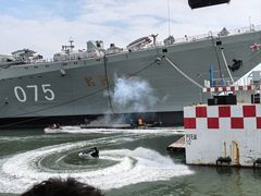 -泰达航母主题公园