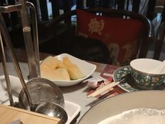 -尚尚仙·酸汤猪手·猪肚鸡火锅(华联万柳购物中心店)