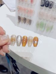 -进巍美甲美睫