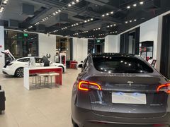 -TESLA 特斯拉(上海太古汇体验店)