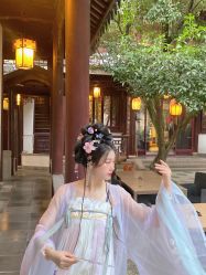 -一揽芳华汉服旗袍体验馆(拙政园店)