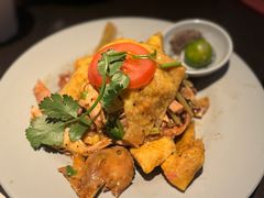 -大头虾越式风味餐厅(光明广场店)