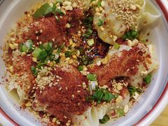 -八二小区抄手(龙湖上城天街店)