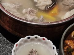 滩羊手抓肉-丝路金桃·新疆菜(徐汇店)