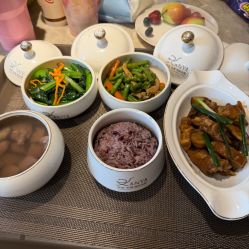 -安雅国际月子会所(拱北森宇富通店)