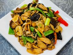 小炒养生菌-龙香居海鲜家常菜饭店·特色驴肉·古城浑锅