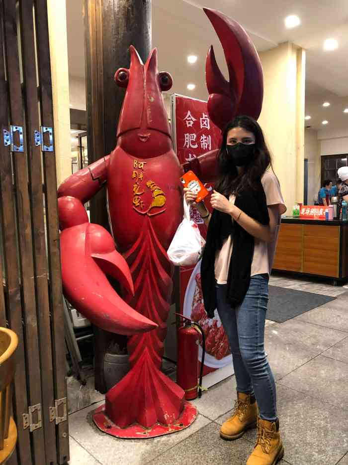 阿胖龙虾(罍街店)-"环境好,味道不错,菜价稍贵,份量一般.