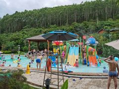 -十万大山布透温泉