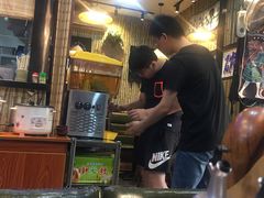 -苗八碗米线