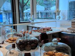 -VERIE BAKEHOUSE