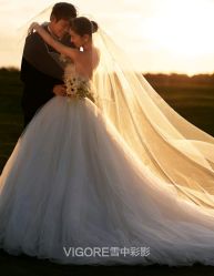 -雪中彩影婚纱摄影·微光艺术中心