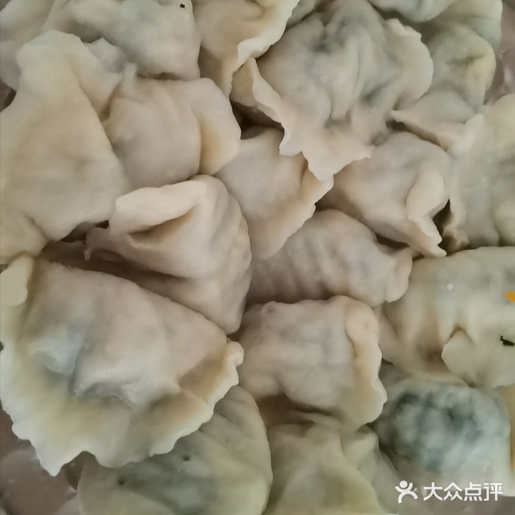 过节包点小白菜胡萝卜鸡蛋虾皮饺子，必须好吃……