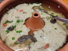 汽锅菌子蒸肉饼-老滇山寨•云南特色菜•地方菜•民族风情歌舞表演(金碧店)