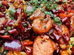 干锅中翅拼虾-有红鸡毛店·川菜(建设路店)