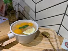 枇杷雪梨银耳羹-炖物24章·顺时轻养茶(杭州保利时光里店)