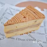 🍰问爆了！就在护城河边儿的咖啡店！✨