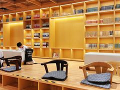 -漕河泾街道图书馆(漕河泾社区文化活动中心店)