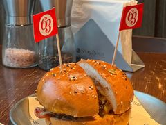 拉丝芝士牛肉堡-Bistro 63 创意融合料理(广粤天地店)