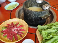 -鲁朗纳麦石锅鸡庄园