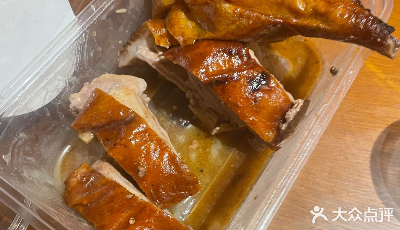 步行街里的湘菜店