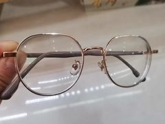 -美式眼镜·授权蔡司.依视路.尼康.豪雅.明月(人民广场店)