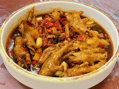 特色鸡脚-羊子两室一厅(八一广场店)
