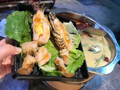 -鲜入围煮花胶鸡海鲜火锅