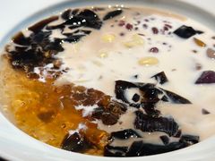 娟姗奶大满贯-RUXU入续鸳鸯糖水铺(万菱汇店)