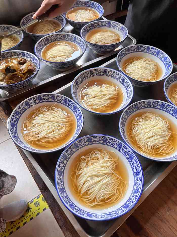 西园寺素食-"古寺香火鼎盛,寺院后花园,宁静平和.游客.