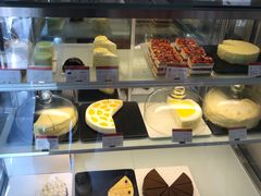 面包甜点陈列柜-双风车咖啡馆 Twin Windmills(六道口店)