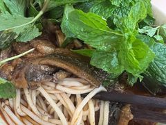 -铭记嘎洒生态鳝鱼(迎春街店)