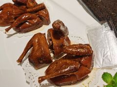 红烧乳鸽-天瑞轩·粤菜餐厅