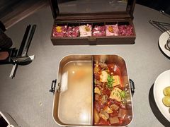 -左庭右院鲜牛肉火锅黑金店(陆家嘴中心店)