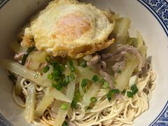 洋山芋榨菜肉丝拌面配荷包蛋-沪西老弄堂面馆(定西路店)