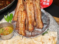 -何师烧烤Pro ·江湖川菜·小龙虾·精酿啤酒(太古里旗舰店)