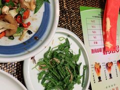 炝拌丝瓜尖-北平盛世·新京菜·北京烤鸭(劲松·双井店)