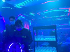 -OMO PARTY HOUSE