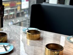 -雍容荟帝王蟹活龙虾展台自助(IFS黑金店)