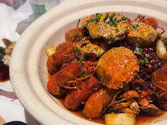 -肥肥虾庄·金牌油焖大虾(汉街SKP店)