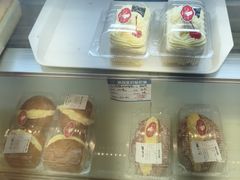 -白玉兰食品甜凤店(合生汇店)