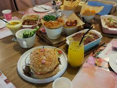 -樱花里音乐餐吧·牛扒椰子鸡(东圃店)