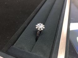 -威德钻石-克拉钻大本营(南京东路店)