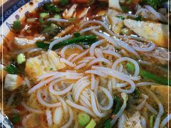 -巍山𤆵肉饵丝