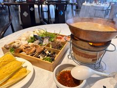 -彩云天云南餐厅