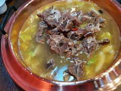 -虾弄弄海派小龙虾·牛羊蝎子火锅